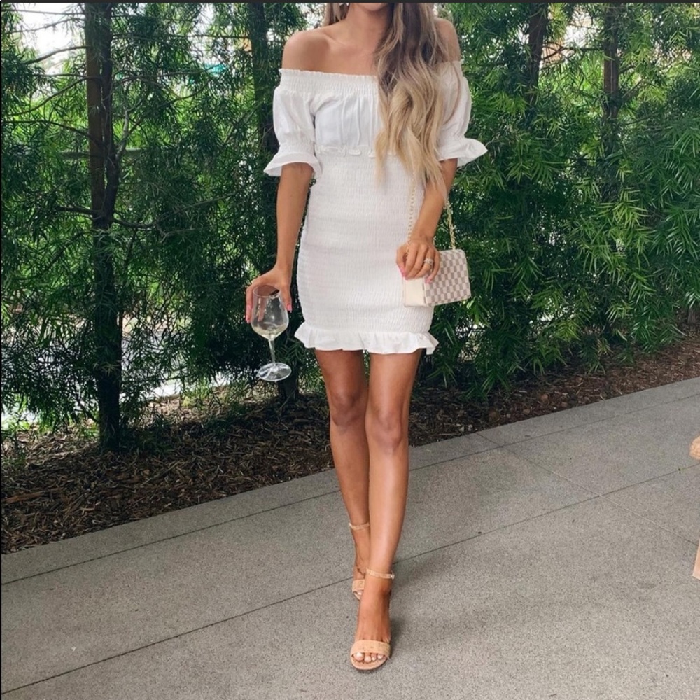 NWT Red Dress Boutique Entro white smocked mini dress